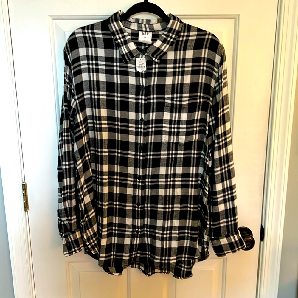 NWT! Ladies Classic Black & White Flannel Top